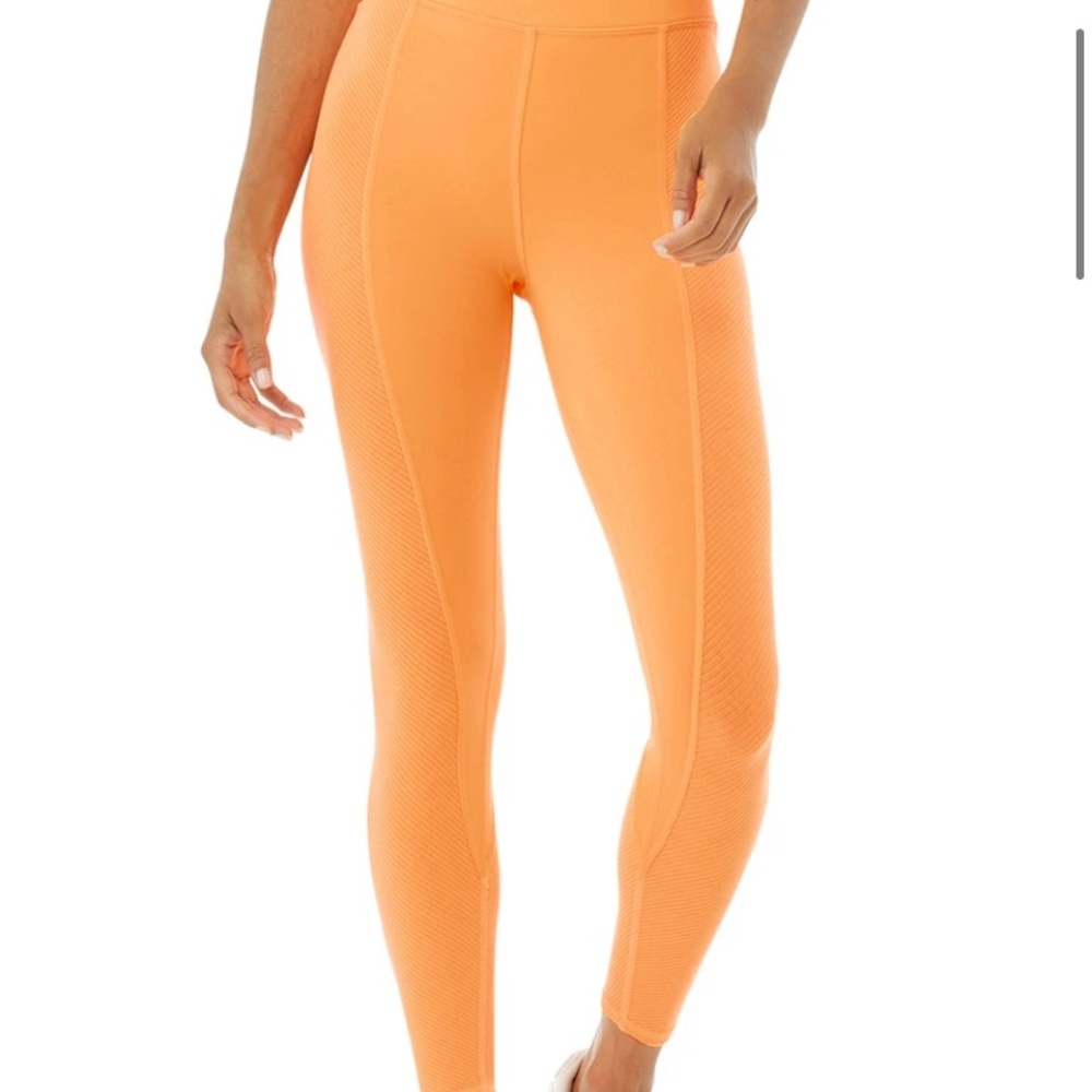 Alo Yoga High-waist No Limit leggings